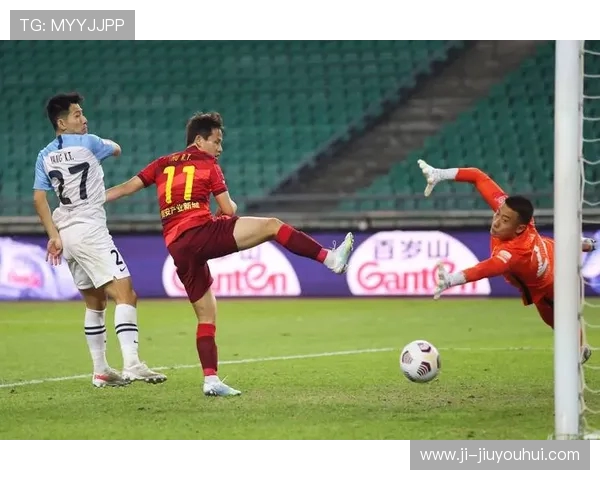 卡尔足球中裤透气舒适助力球场自由奔跑提升比赛表现全程更出色发挥